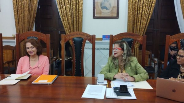 Regidora del PRI en Purísima del Rincón aboga por candidata en 2024