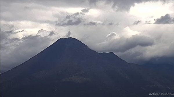 Así se ve el Nevado de Colima cubierto de nieve