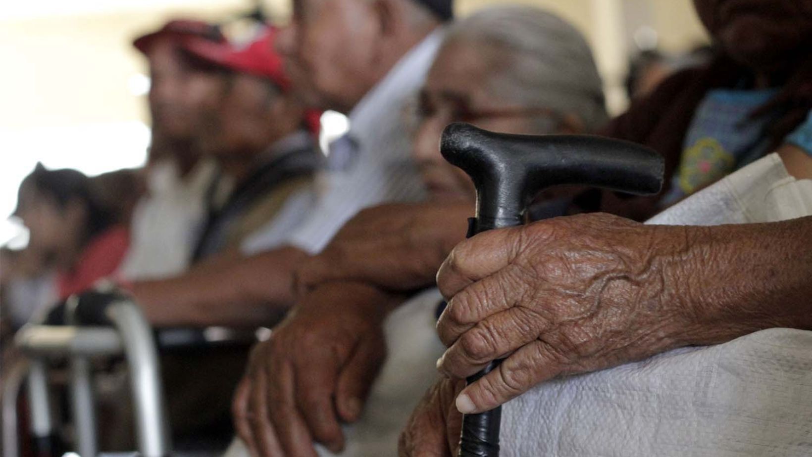 Adultos mayores de Salamanca piden apoyo de la comunidad para esta Navidad