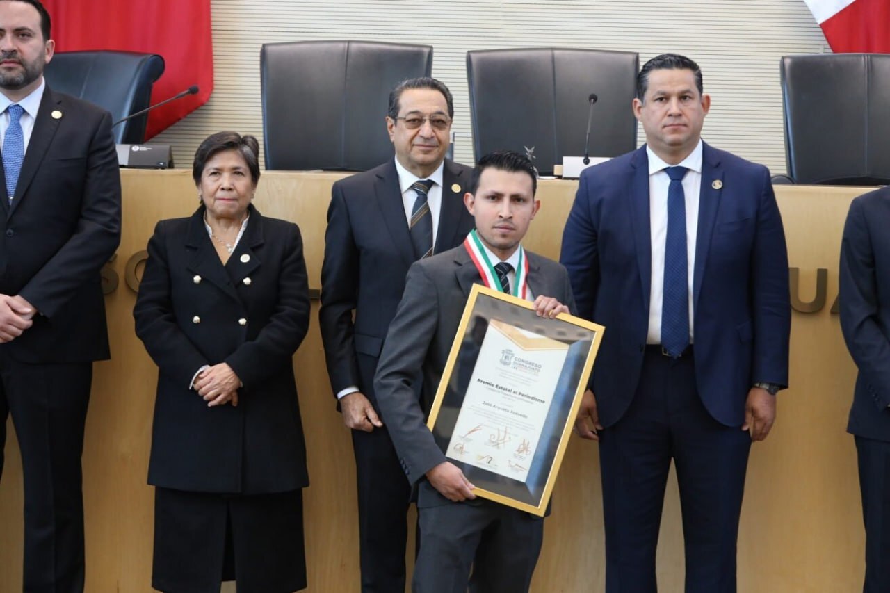 Dan premio póstumo de periodismo a José Argueta, colaborador de Periódico Correo