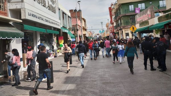 Operativos para regular comercio en calle Leandro Valle Irapuato se intensifican, al menos 18 detenidos