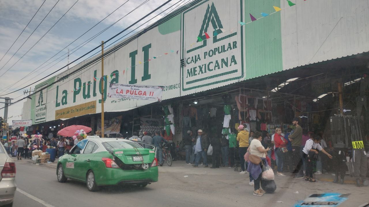 Comerciantes urgen rescatar y atraer clientes al emblemático tianguis ‘La Pulga’ en León