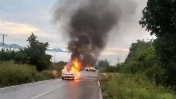 Violencia en Michoacán: balaceras, bloqueos y autos quemados