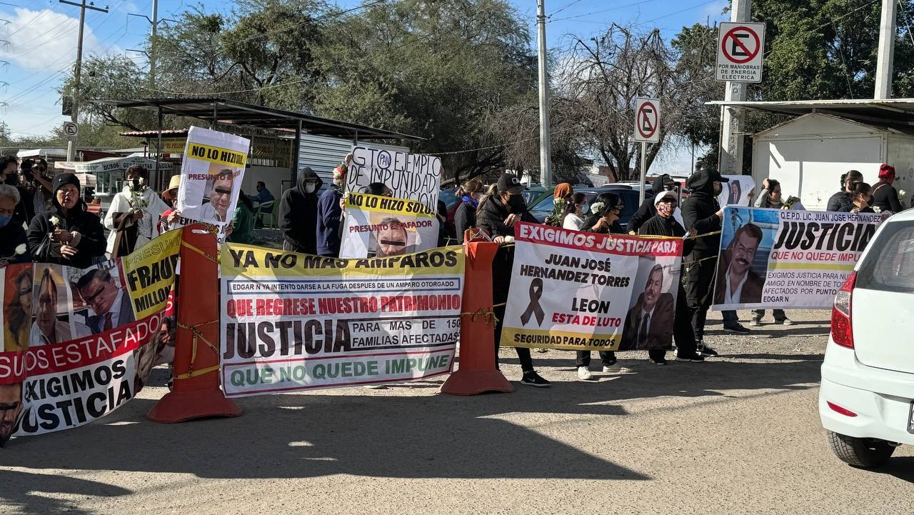 Víctimas de Punto Legal hacen “marcha de silencio“ por asesinato de su abogado en León