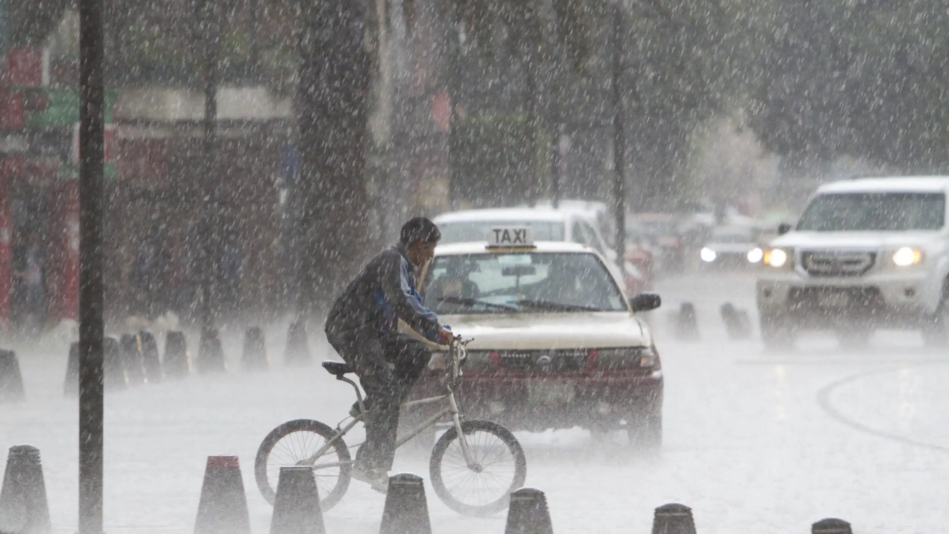 ¡Saca el paraguas! Frente frío 25 traerá fuertes lluvias a estos estados