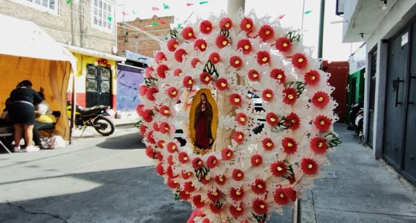 Teresa Tamayo promueve la tradición de las gorditas de queso para la Virgen de Guadalupe en Celaya 