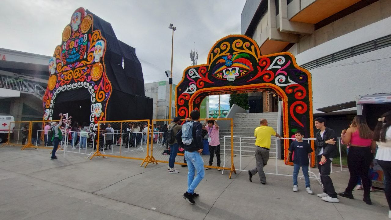 Se incendian siete locales de la Feria de León 