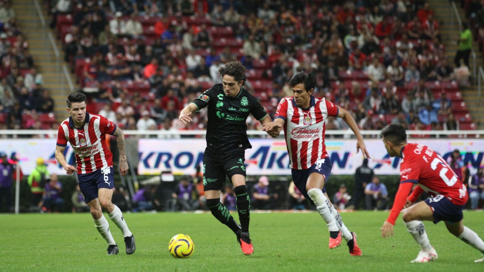  Chivas y Santos Laguna igualan marcador 1-1 en la Jornada Inaugural del Clausura 2024