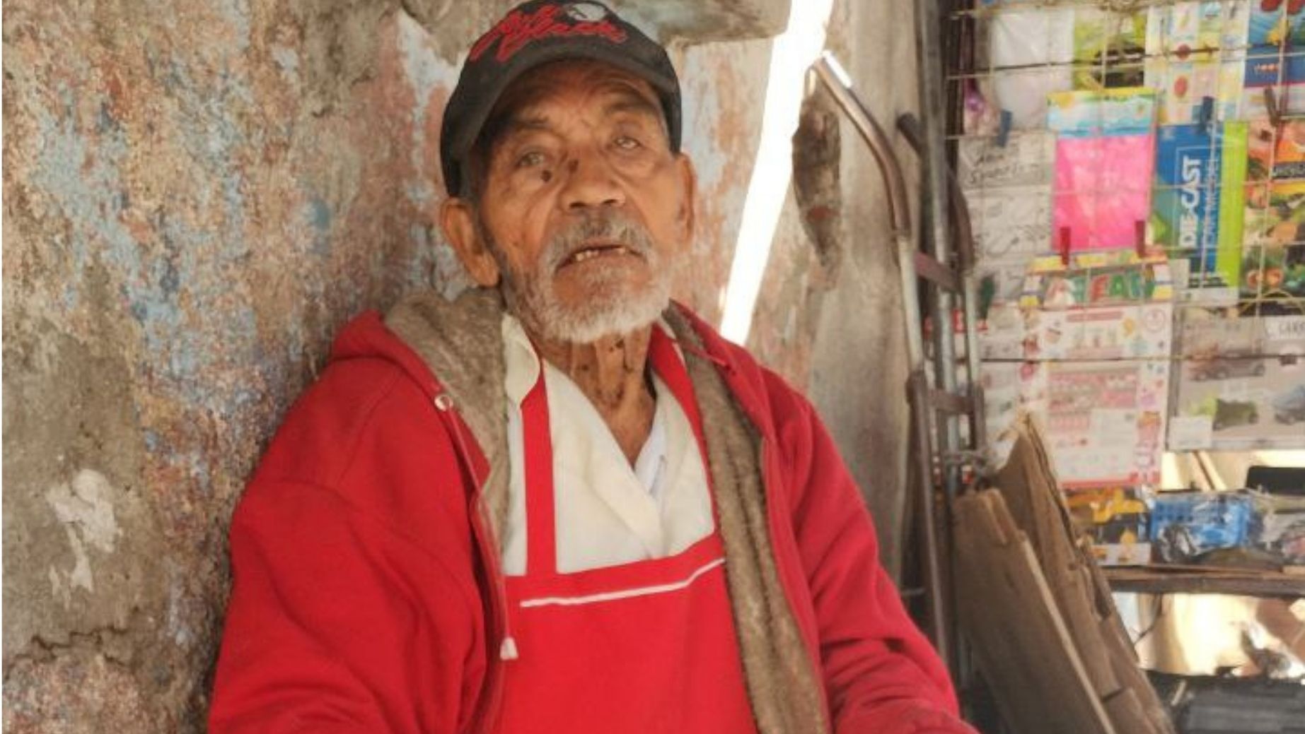 Don Manuel Ortega, comerciante de cacahuates en Valle de Santiago, comparte su historia inspiradora