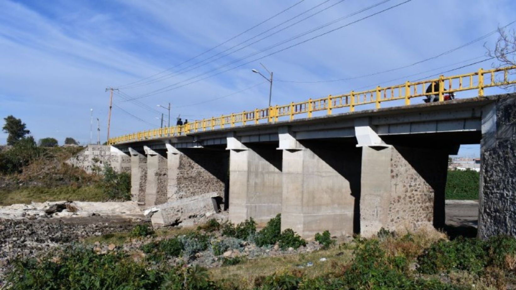  ¿Por qué se ha retrasado reconstrucción del Puente del Río Lerma en Valle de Santiago? Esto dice alcalde Alejandro Alanís