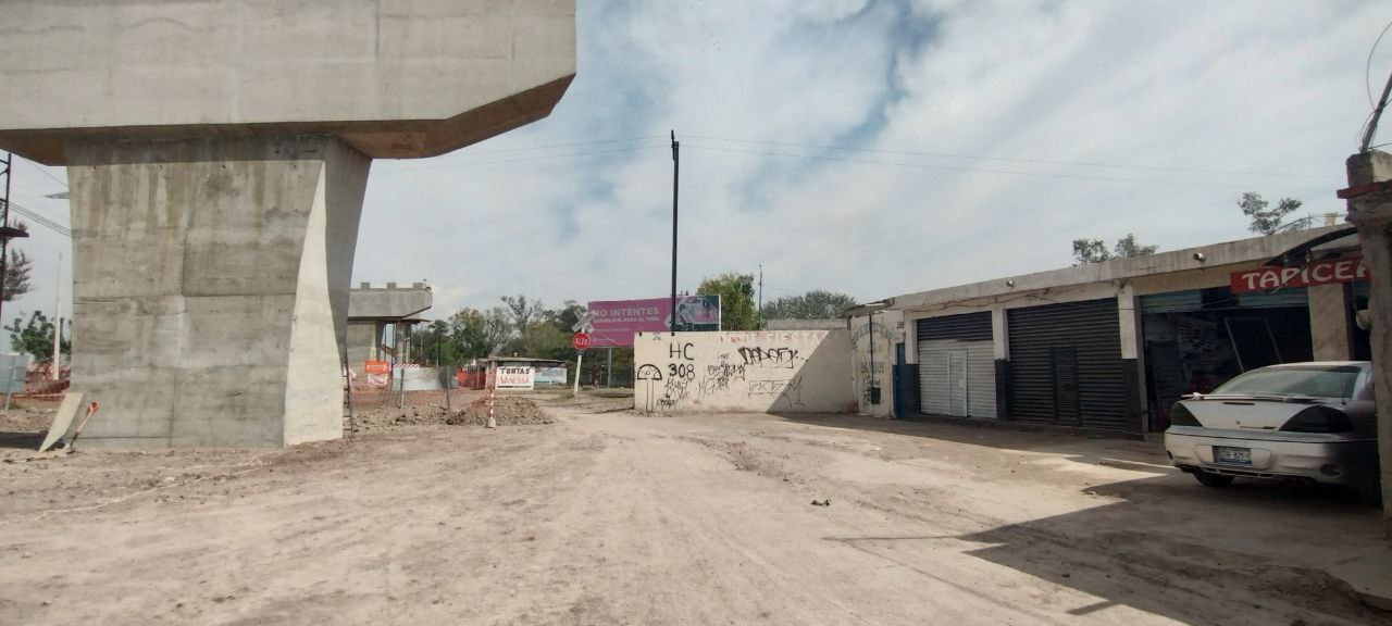 Obras en el Puente Héroes de Cananea de Salamanca deja al borde la quiebra a comerciantes 