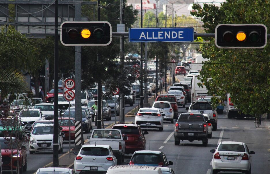 Fallas de semáforos en Celaya causan caos vial: 'va a mejorar', prometen autoridades 