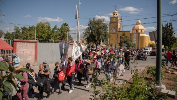 Entre oraciones y paisajes, peregrinos dejan huella a su paso por Guanajuato rumbo a San Juan de los Lagos