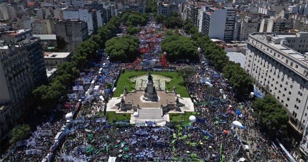 Paro en Argentina: huelga masiva contra reformas de Javier Milei