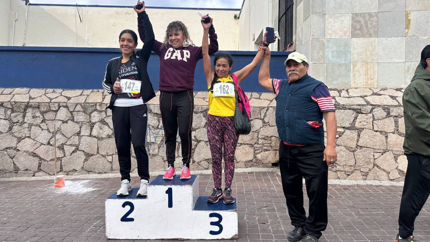 Saturnina Ochoa: De enfrentar el cáncer a conquistar podios en carreras en Guanajuato