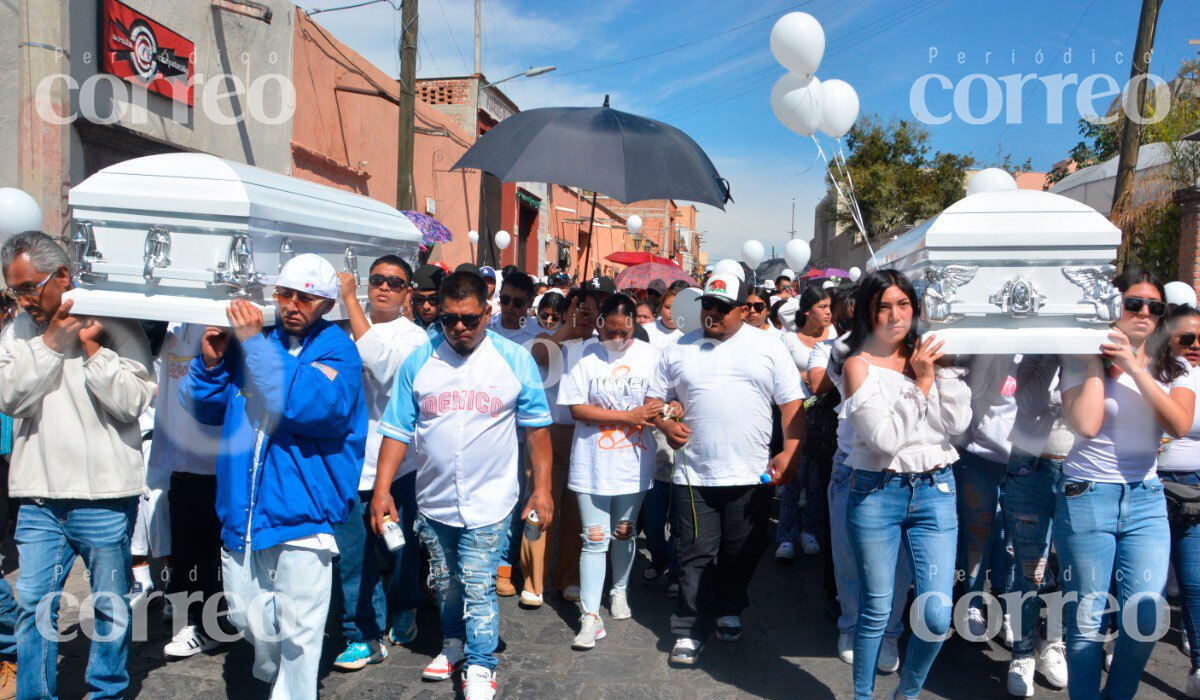 Hermanos Aide y Aldo son despedidos en San Miguel entre porras y llanto