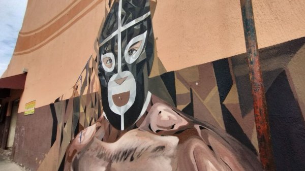 Black Shadow, leyenda de la lucha libre, es inmortalizado en mural del Mercado República de León 