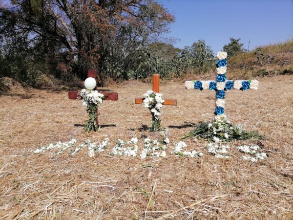 Buscadoras exigen memorial en fosa del barrio de San Juan en Salvatierra; autoridades lo ven difícil 