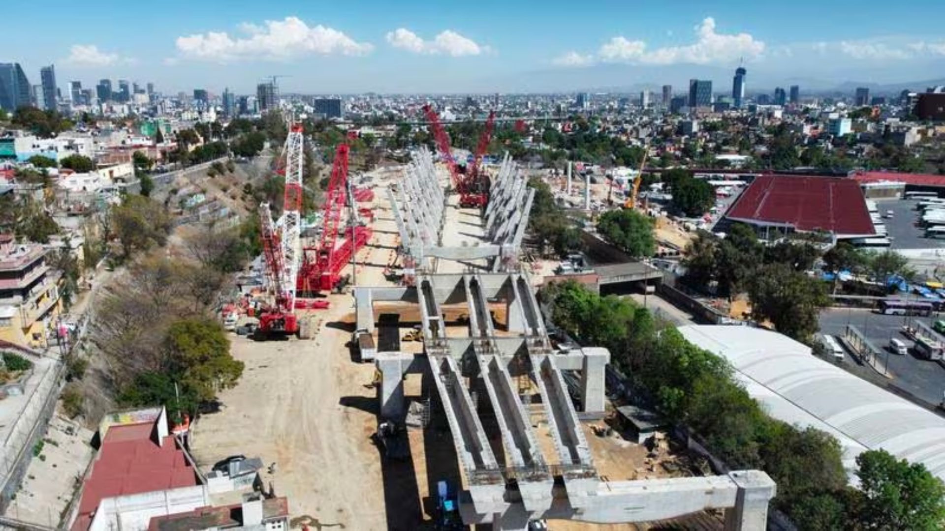 Muere trabajador de Tren Interurbano y suspenden obra