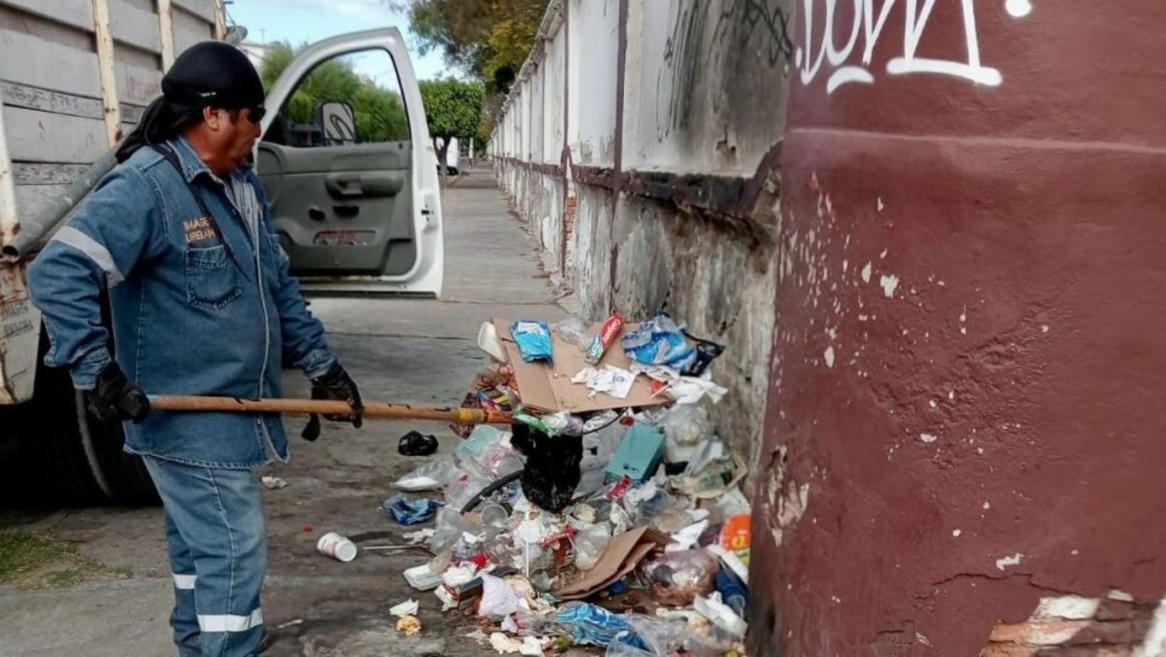 Salamanca desatiende horarios de recolección de basura y se acumula en las calles