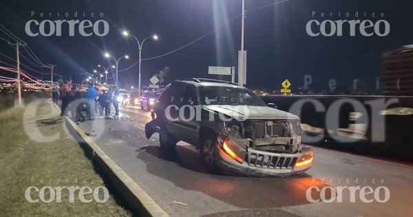 Aparatoso choque en el libramiento José María Morelos en León deja tres heridos, uno de ellos grave 