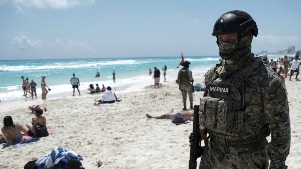  Elementos del Ejército son arrastrados por el mar en Baja California; hay más de 5 desaparecidos