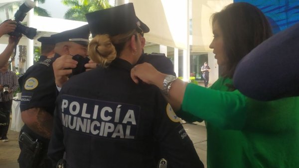  Honra León a sus policías caídos y entrega reconocimientos a más de 140 elementos de seguridad