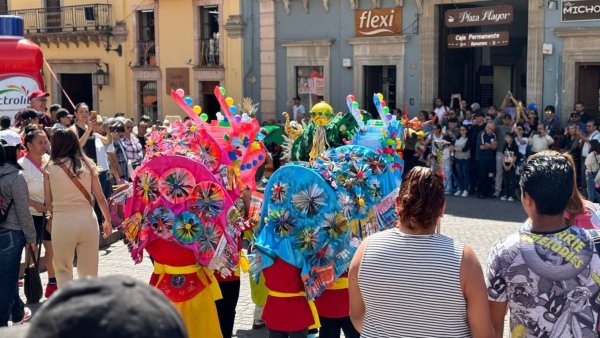 Celebra Guanajuato el año nuevo chino con danza del dragón y desfile de disfraces