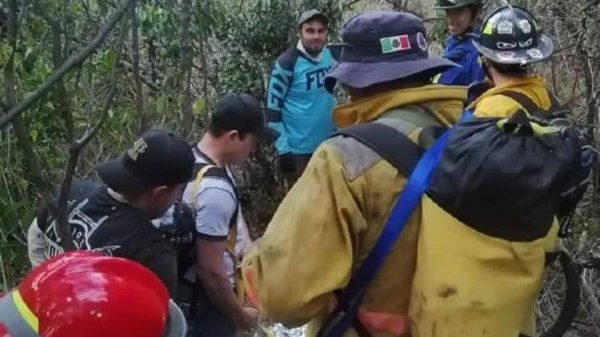 Recatan a senderista de León que cayó en barranco de Moroleón