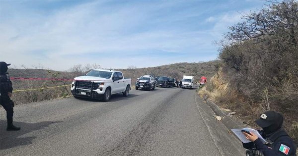 Descubren los cuerpos de cinco personas a un costado de la carretera Hacienda Arriba-León