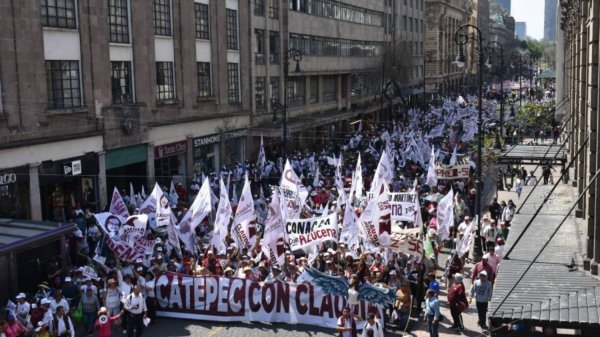 Arranca Claudia Sheinbaum con su campaña y llena el zócalo