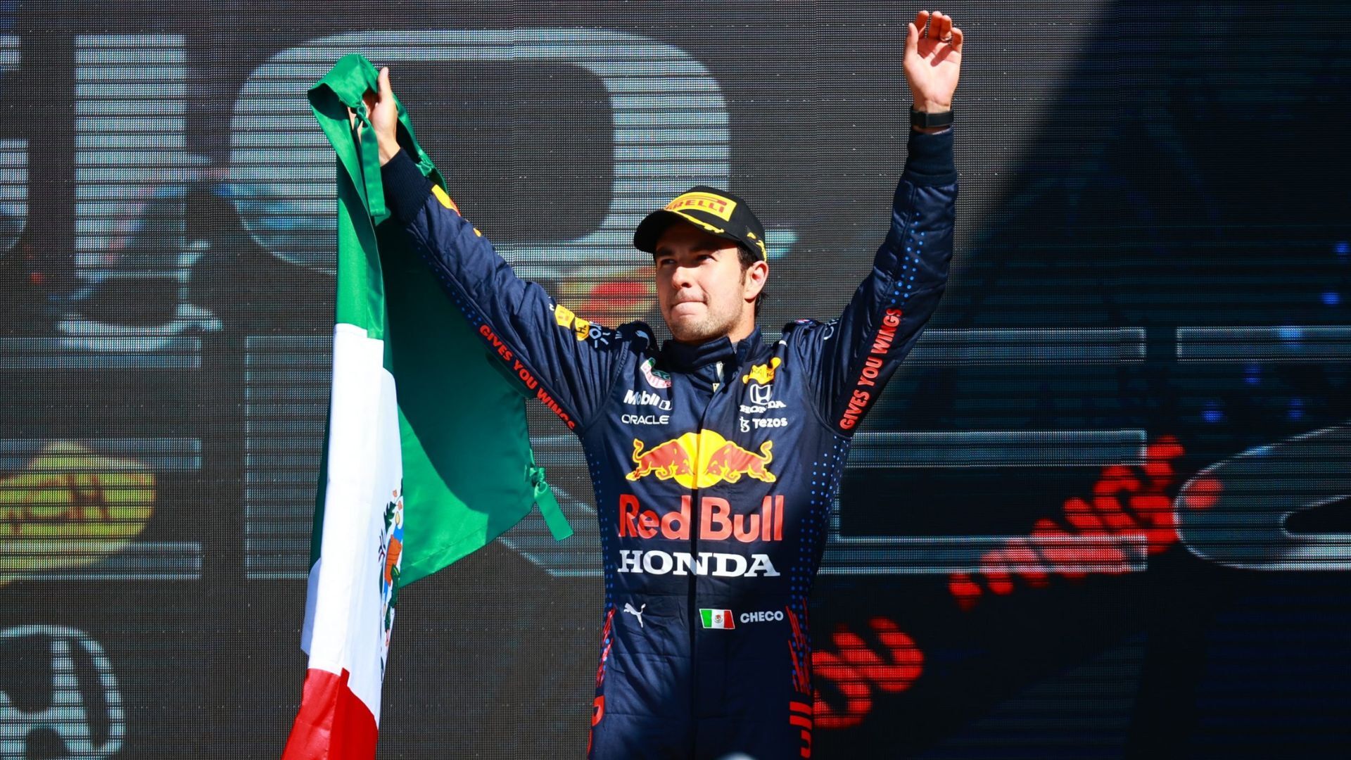 'Checo' Pérez gana segundo lugar en el GP de Baréin; Verstappen obtiene el triunfo