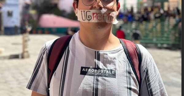 Protestan estudiantes contra denuncia de la FGE a alumnos de la Universidad de Guanajuato 