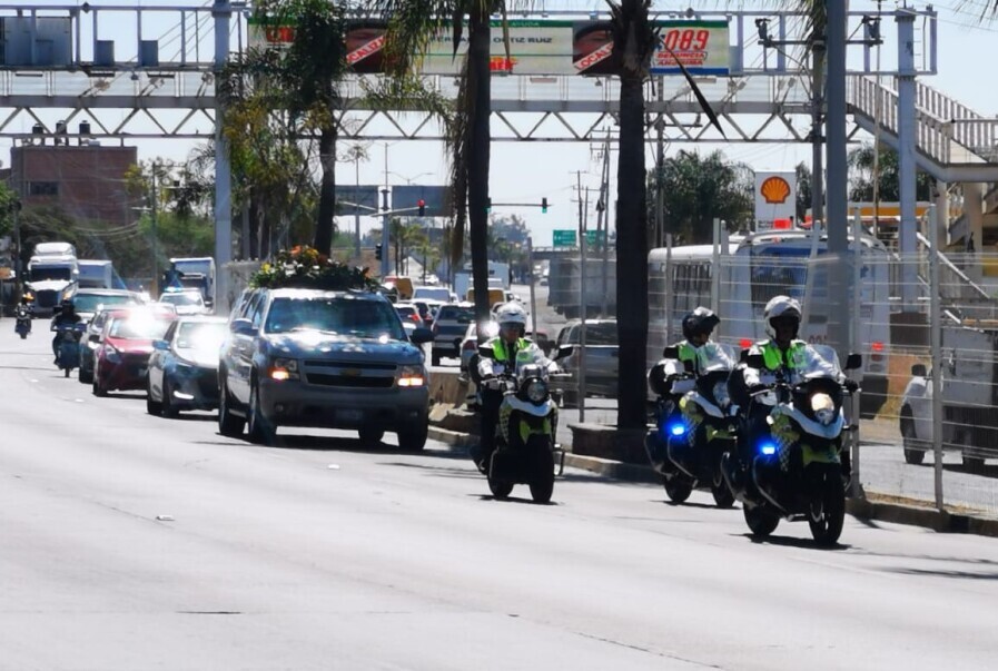 Dan último adiós a Claudia Karina y Antonio Torres, tránsitos de Irapuato asesinados  