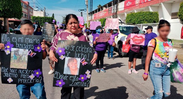 Marchan buscadoras de Guanajuato por sus hijas que no pudieron participar en este 8M 