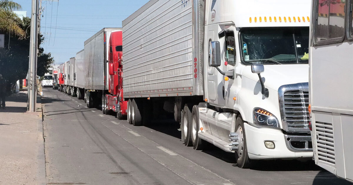 ¡Cuidado! Alertan por asaltos en esta carretera de Guanajuato; arrojan piedras a vehículos 