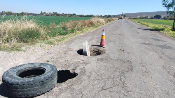  Vecinos de comunidades en Salamanca denuncian bloqueo de caminos; preocupan asaltos 