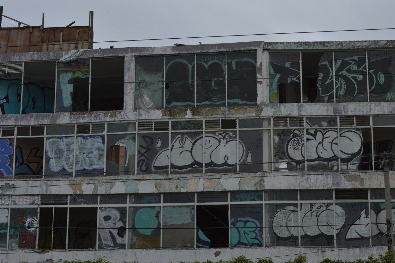 Grafitis en León desde las alturas: adrenalina, valentía y una hazaña callejera