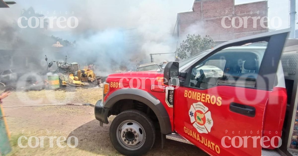 Incendio en bodega de Peñitas en Guanajuato capital acaba con maquinaria