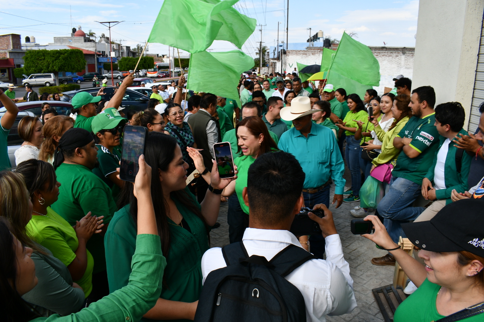 Elecciones 2024 | Ma. de los Ángeles López se registra ante el IEEG en busca de la reelección en Yuriria 