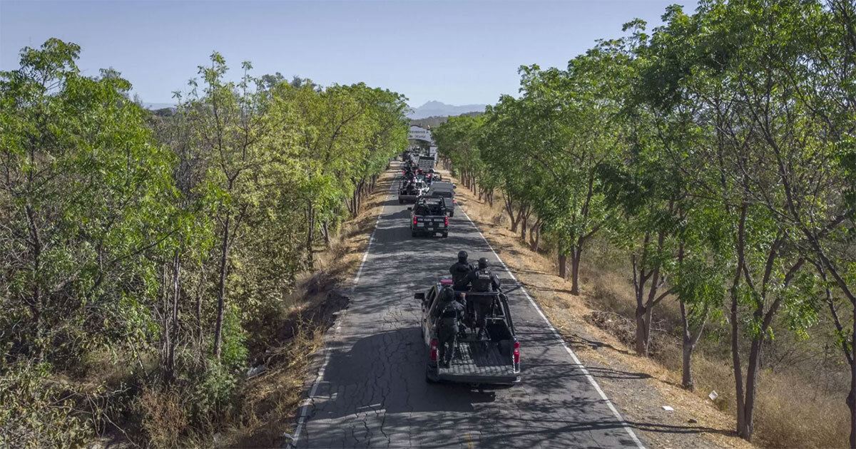 AMLO asegura que secuestro de 66 personas en Sinaloa es por “una confrontación de bandas”