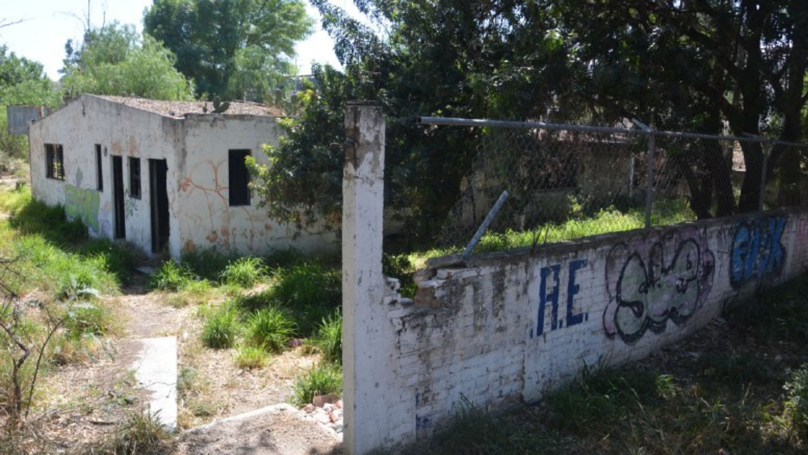 Desde hace más de 15 años, abandonan antigua escuela Miguel Hidalgo en San Miguel de Allende