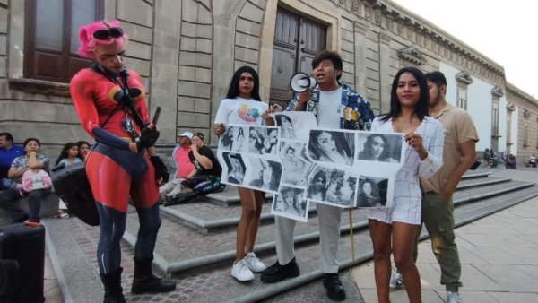 Violentan a manifestantes de la Diversidad durante protesta por sus derechos