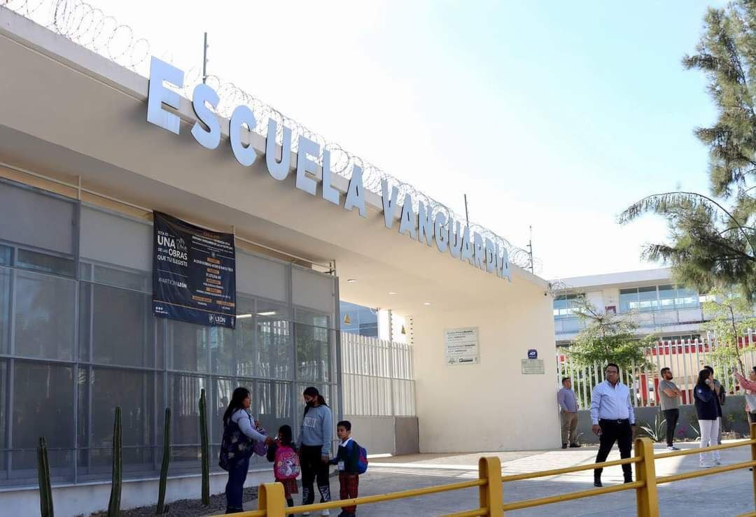 Despiden a directora de primaria en León por presunto desvío de recursos y abuso de poder