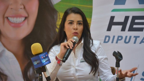 Romina Hernández del PRI acusa al PAN de una estrategia 