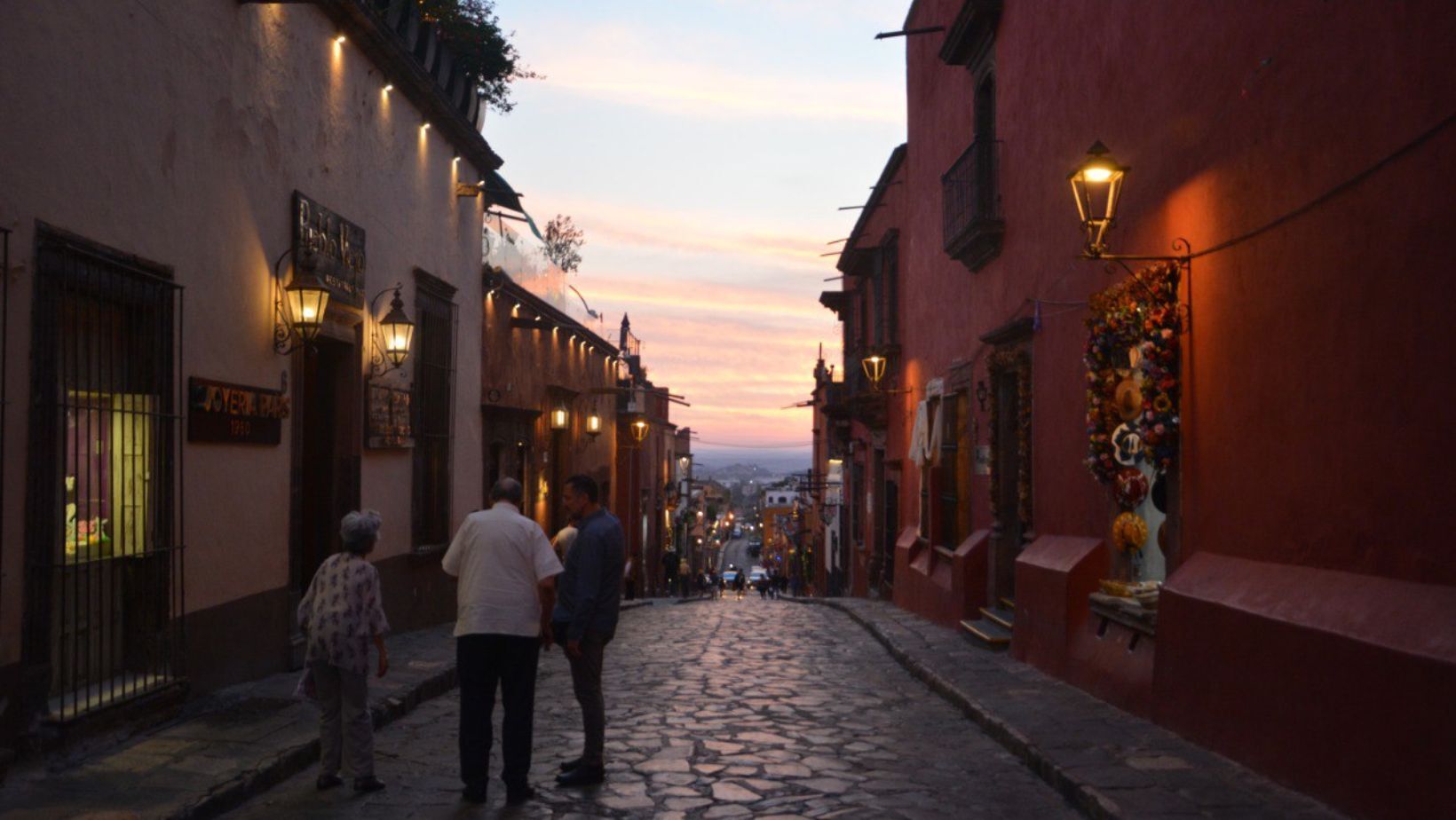 Mauricio Trejo Pureco promete dar prioridad a taxistas locales en San Miguel de Allende