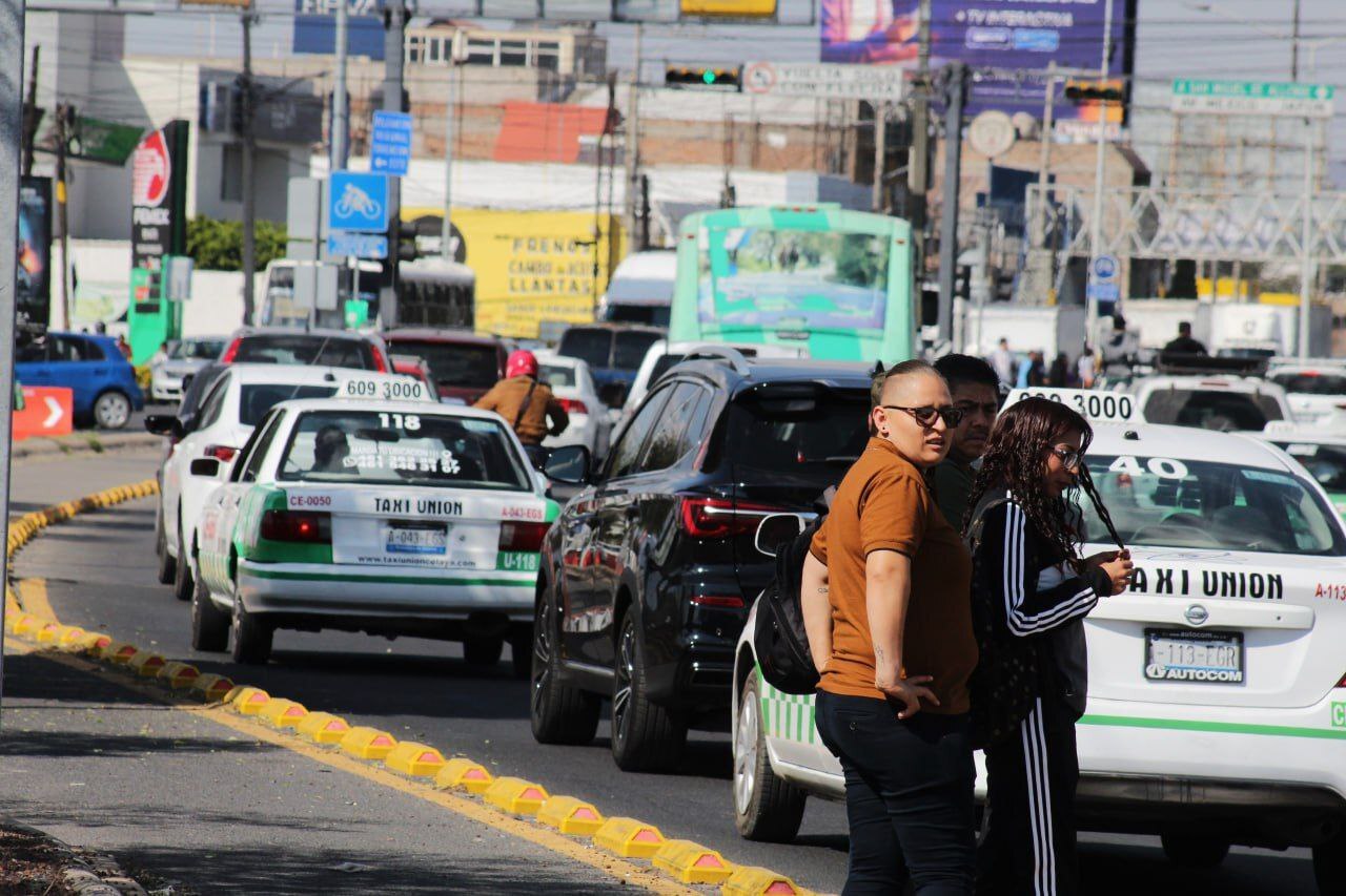 ¿Qué rutas alternas puedo tomar por las obras de la avenida Tecnológico en Celaya? 