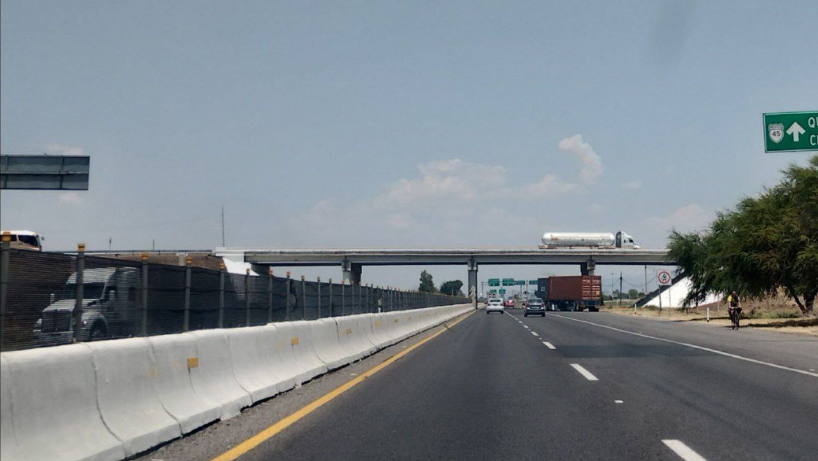 Asaltos en el puente peatonal de Salamanca-Celaya atemorizan a usuarios