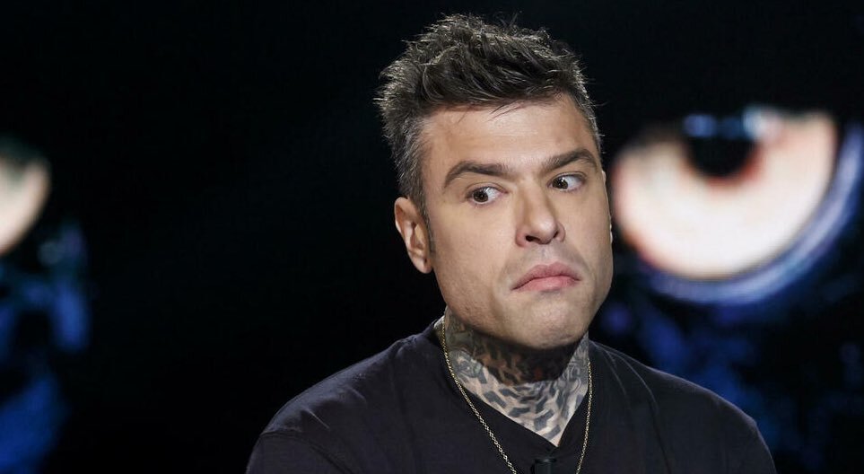 Fedez reaparece con Paris Hillton en Coachella después de su divorcio con Chiara Ferragni 