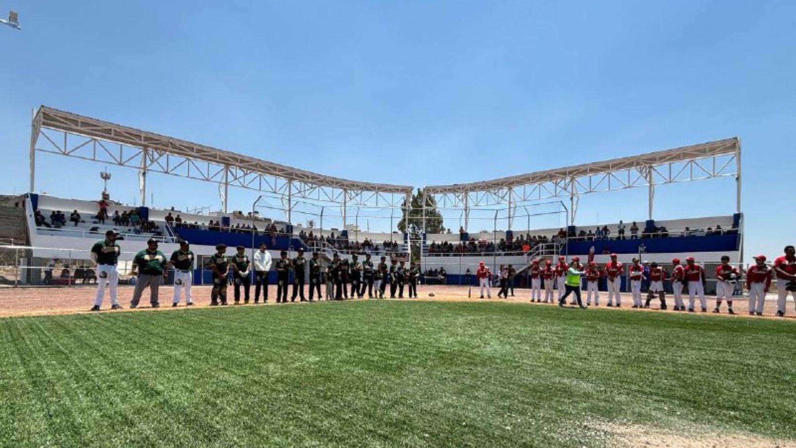 Arranca construcción de cancha de fútbol 7 y estadio de béisbol en Guanajuato Capital